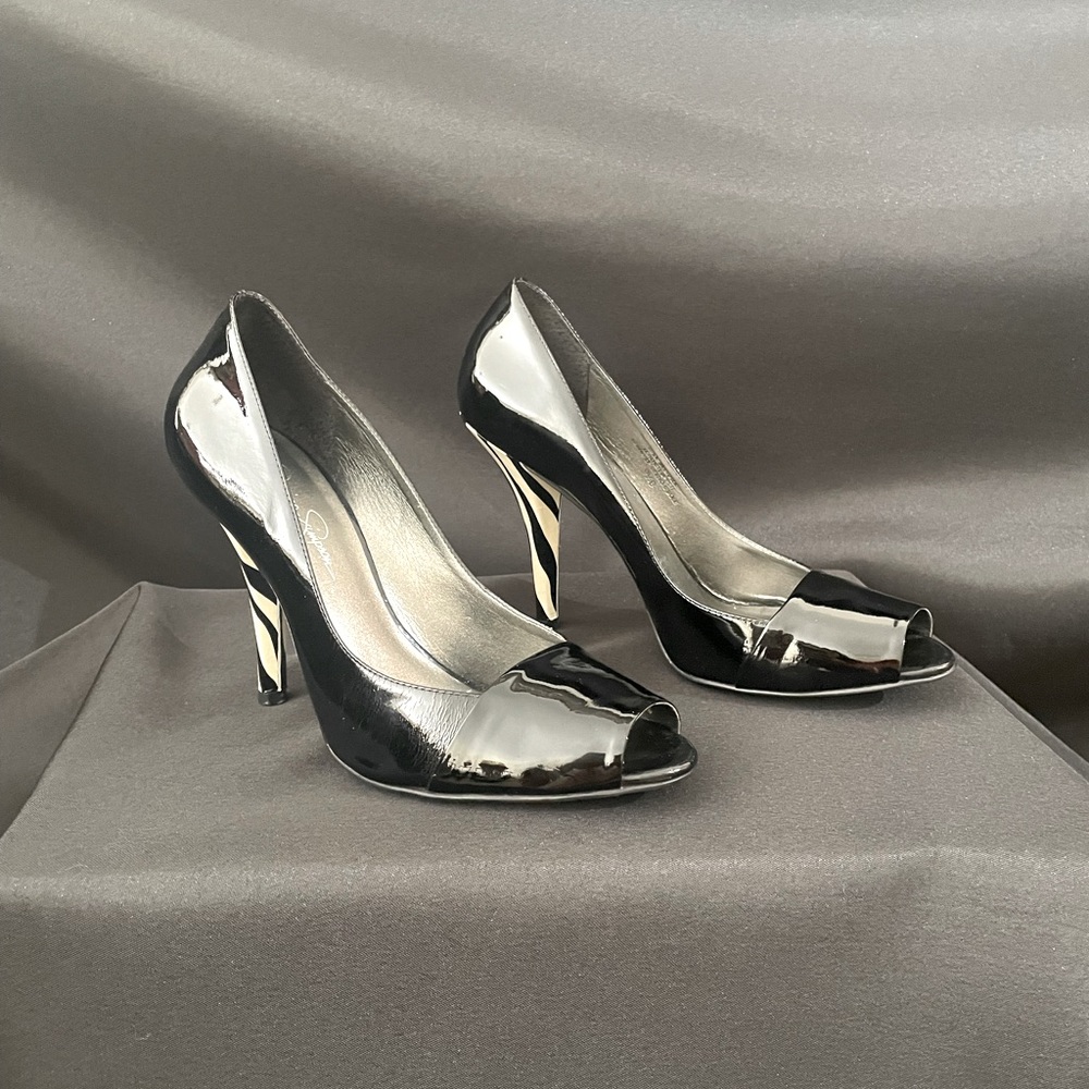 Jessica Simpson Black Patent Leather Zebra Peep Toe Heel- Size 9.5